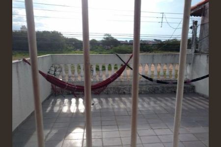 Casa à venda com 203m², 4 quartos e 2 vagas Casa à venda com 203m², 4 quartos e 2 vagasFoto 03