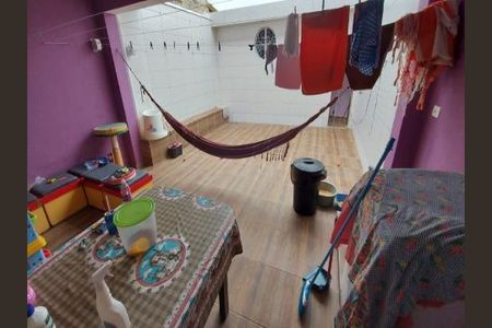 Casa à venda com 203m², 4 quartos e 2 vagas Casa à venda com 203m², 4 quartos e 2 vagasLAVANDERIA