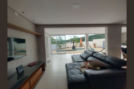 Casa à venda com 3 quartos, 280m² em Alphaville, Santana de Parnaíba