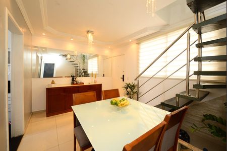 Apartamento à venda com 3 quartos, 150m² em Jardim Riacho das Pedras, Contagem