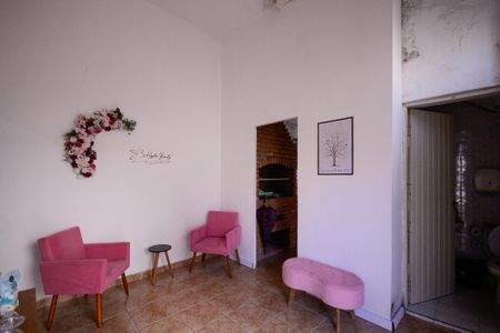 Casa à venda com 200m², 6 quartos e sem vaga Casa à venda com 200m², 6 quartos e sem vagaCasa 1 - Sala