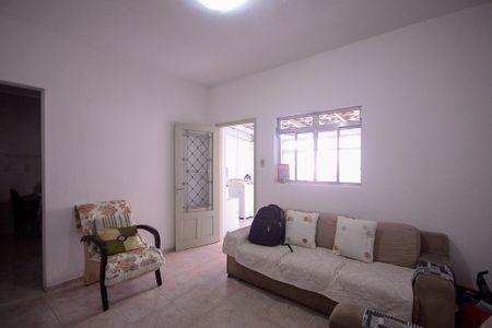 Casa à venda com 200m², 6 quartos e sem vaga Casa à venda com 200m², 6 quartos e sem vagaCasa 2 - Sala