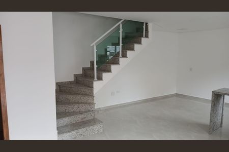 Casa à venda com 2 quartos, 94m² em Parque Oratório, Santo André