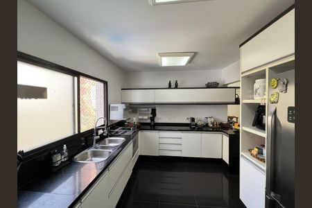 Apartamento à venda com 240m², 3 quartos e 3 vagas