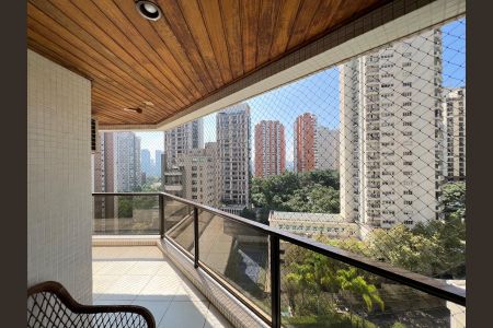 Apartamento à venda com 240m², 3 quartos e 3 vagas