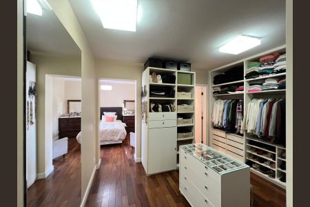 Apartamento à venda com 240m², 3 quartos e 3 vagas