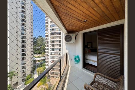 Apartamento à venda com 240m², 3 quartos e 3 vagas