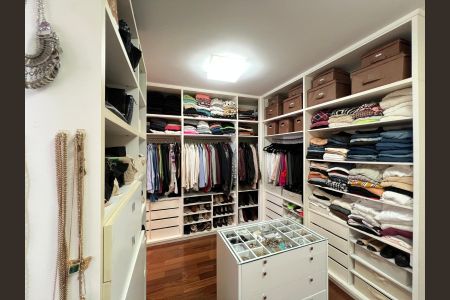 Apartamento à venda com 240m², 3 quartos e 3 vagas