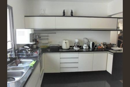 Apartamento à venda com 3 quartos, 240m² em Jardim Fonte do Morumbi, São Paulo
