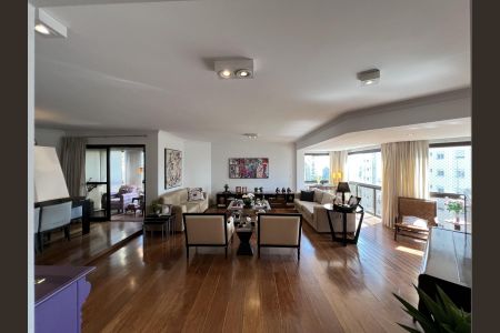 Apartamento à venda com 240m², 3 quartos e 3 vagas