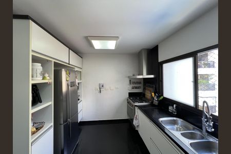 Apartamento à venda com 240m², 3 quartos e 3 vagas