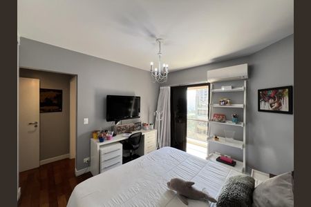 Apartamento à venda com 240m², 3 quartos e 3 vagas