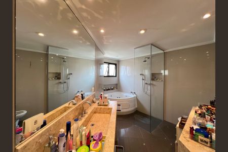 Apartamento à venda com 240m², 3 quartos e 3 vagas