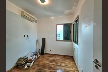 Apartamento à venda com 147m², 3 quartos e 3 vagas