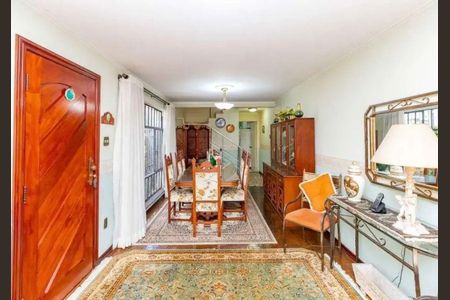 Casa à venda com 4 quartos, 250m² em Itaim Bibi, São Paulo