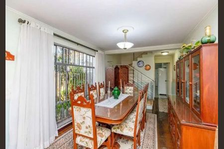 Casa à venda com 4 quartos, 250m² em Itaim Bibi, São Paulo