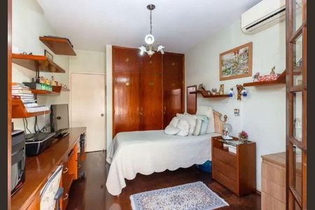 Casa à venda com 4 quartos, 250m² em Itaim Bibi, São Paulo