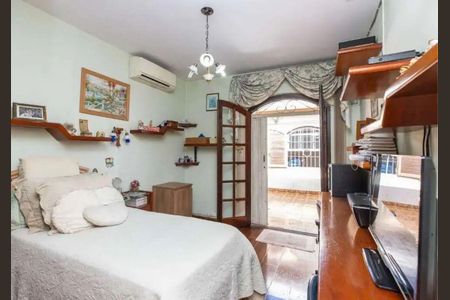 Casa à venda com 4 quartos, 250m² em Itaim Bibi, São Paulo