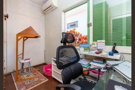 Casa à venda com 4 quartos, 250m² em Itaim Bibi, São Paulo