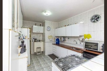 Casa à venda com 4 quartos, 250m² em Itaim Bibi, São Paulo