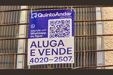 Apartamento para alugar com 49m², 2 quartos e 1 vagaFachada do bloco com placa