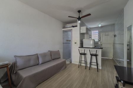 Studio para alugar com 26m², 0 quarto e 1 vaga Studio para alugar com 26m², 0 quarto e 1 vagaKitnet