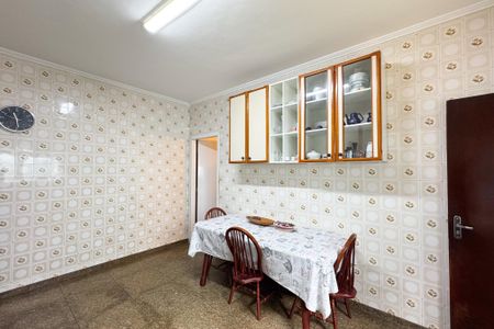 Casa à venda com 223m², 3 quartos e 2 vagasCozinha 