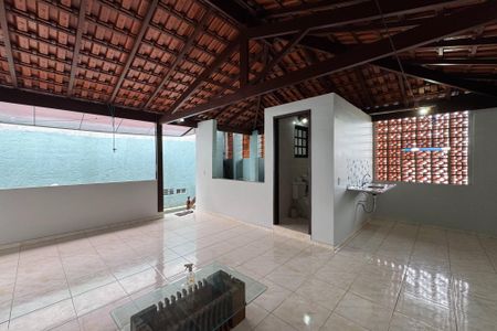 Casa à venda com 223m², 3 quartos e 2 vagasVaranda 