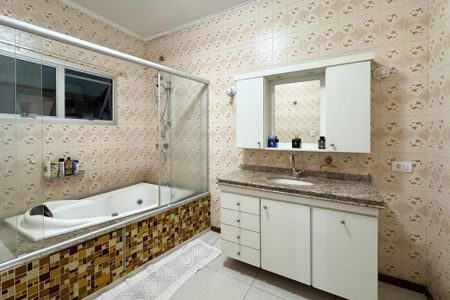 Casa à venda com 223m², 3 quartos e 2 vagasBanheiro - Suíte 
