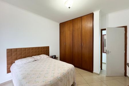 Casa à venda com 223m², 3 quartos e 2 vagasQuarto 1