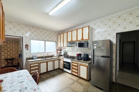 Casa à venda com 223m², 3 quartos e 2 vagasCozinha 