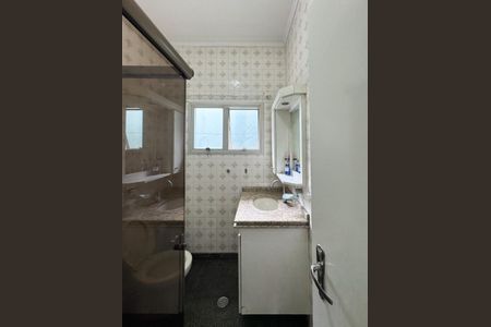 Casa à venda com 223m², 3 quartos e 2 vagasBanheiro Social