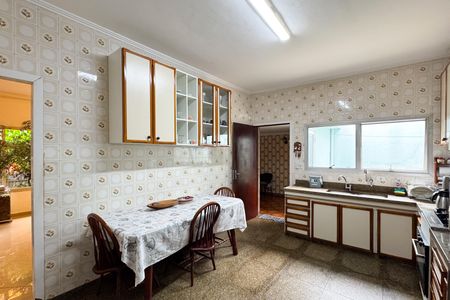 Casa à venda com 223m², 3 quartos e 2 vagasCozinha 