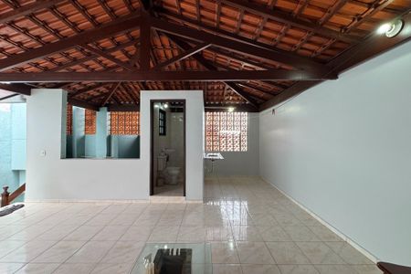 Casa à venda com 223m², 3 quartos e 2 vagasVaranda 