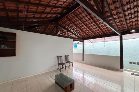 Casa à venda com 223m², 3 quartos e 2 vagasVaranda