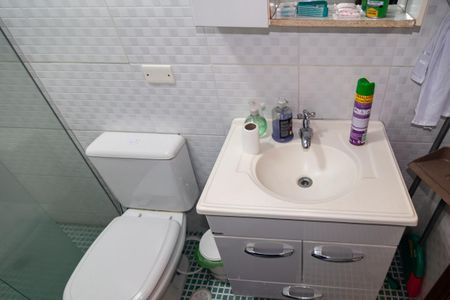 Banheiro de kitnet/studio para alugar com 1 quarto, 34m² em Bela Vista, São Paulo