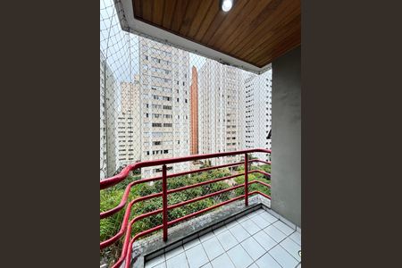 Apartamento à venda com 35m², 1 quarto e 1 vaga Apartamento à venda com 35m², 1 quarto e 1 vagaVaranda