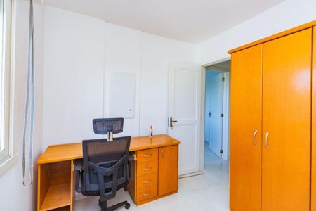 Quarto 2 de apartamento para alugar com 3 quartos, 67m² em Jardim Botânico, Porto Alegre