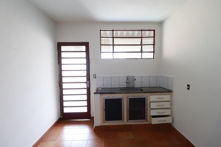 Casa para alugar com 170m², 1 quarto e 6 vagasCozinha 
