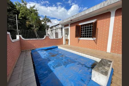 Casa à venda com 272m², 4 quartos e 3 vagas Casa à venda com 272m², 4 quartos e 3 vagasPiscina