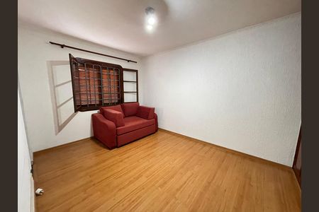 Casa à venda com 272m², 4 quartos e 3 vagas Casa à venda com 272m², 4 quartos e 3 vagasQuarto 1