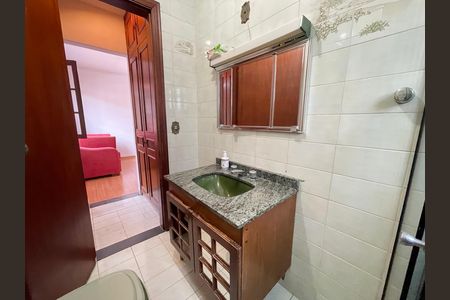 Casa à venda com 272m², 4 quartos e 3 vagas Casa à venda com 272m², 4 quartos e 3 vagasBanheiro 1