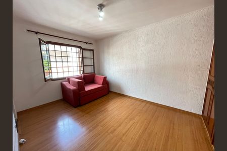 Casa à venda com 272m², 4 quartos e 3 vagas Casa à venda com 272m², 4 quartos e 3 vagasQuarto 1