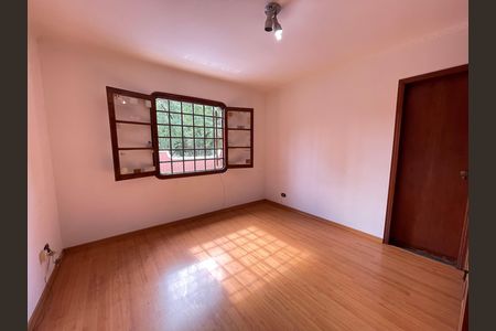Casa à venda com 272m², 4 quartos e 3 vagas Casa à venda com 272m², 4 quartos e 3 vagasQuarto 3