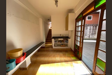 Casa à venda com 272m², 4 quartos e 3 vagas Casa à venda com 272m², 4 quartos e 3 vagasEdícula