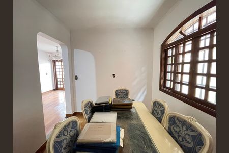 Casa à venda com 272m², 4 quartos e 3 vagas Casa à venda com 272m², 4 quartos e 3 vagasSala de jantar