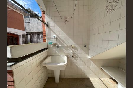 Casa à venda com 272m², 4 quartos e 3 vagas Casa à venda com 272m², 4 quartos e 3 vagasÁrea de serviço