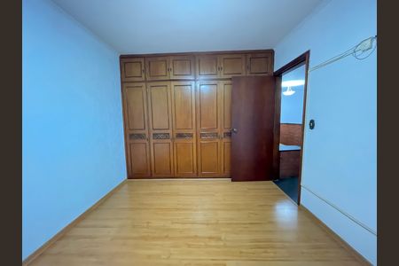 Casa à venda com 272m², 4 quartos e 3 vagas Casa à venda com 272m², 4 quartos e 3 vagasQuarto 1