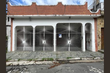 Casa à venda com 272m², 4 quartos e 3 vagas Casa à venda com 272m², 4 quartos e 3 vagasFachada com plaquinha BALD-869