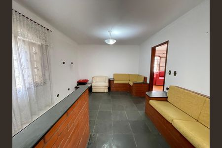 Casa à venda com 272m², 4 quartos e 3 vagas Casa à venda com 272m², 4 quartos e 3 vagasSala 4